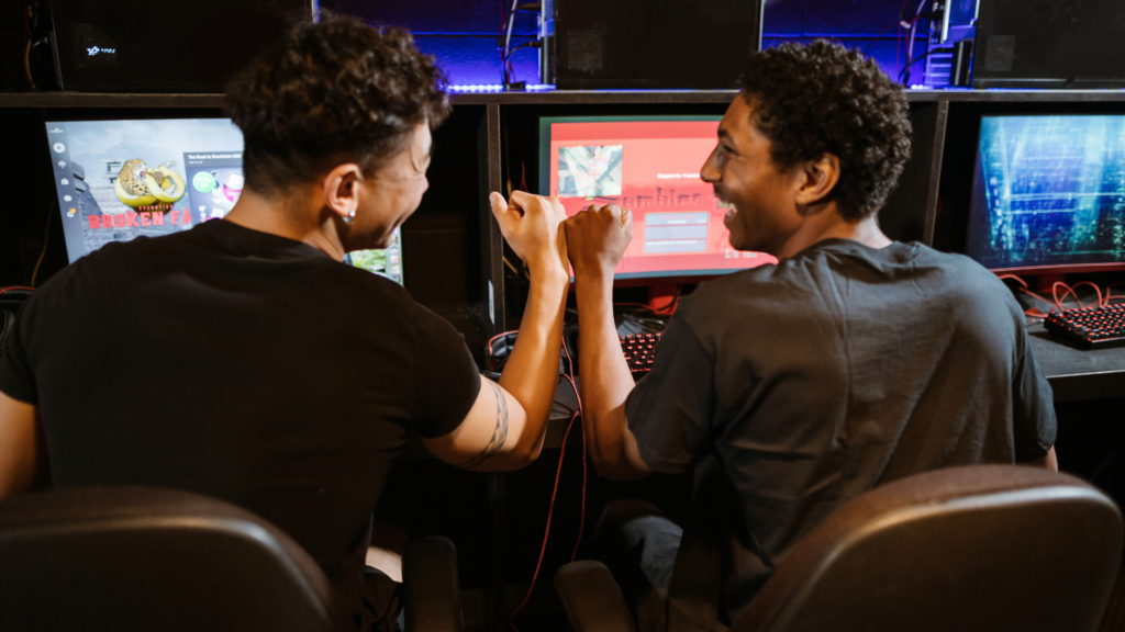 The Benefits of Online Gaming: Enhancing Skills and Social Connections